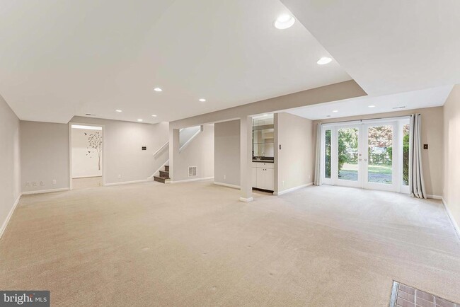 Building Photo - 3867 Chesterbrook Rd