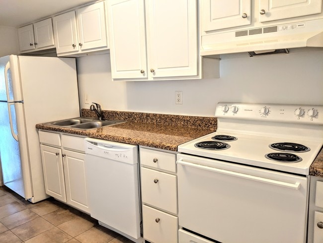 Building Photo - Clarkston Townhomes