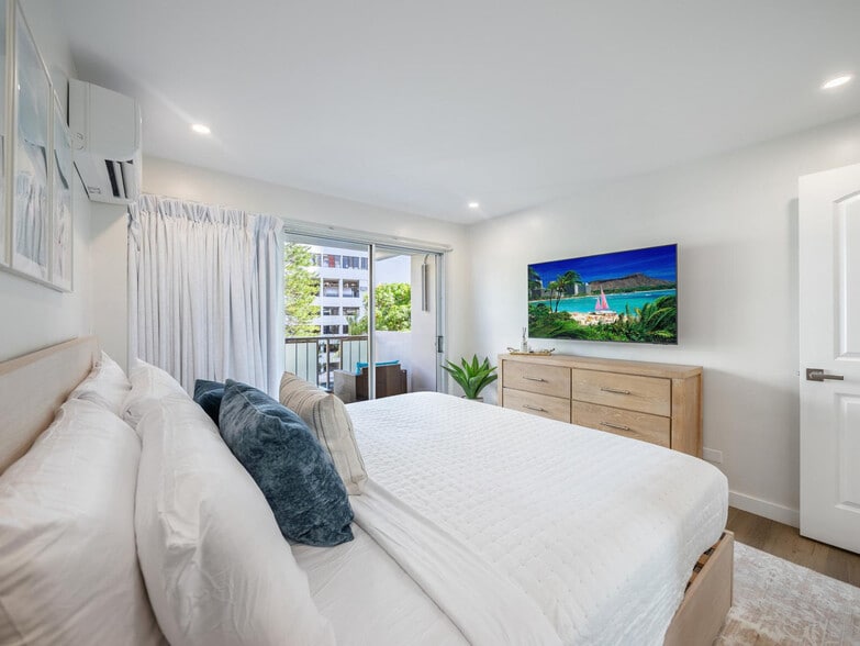 Building Photo - 2464 Prince Edward St