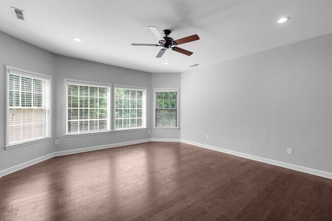 Building Photo - Stunning All-Brick Home in BridgeMill Community!
