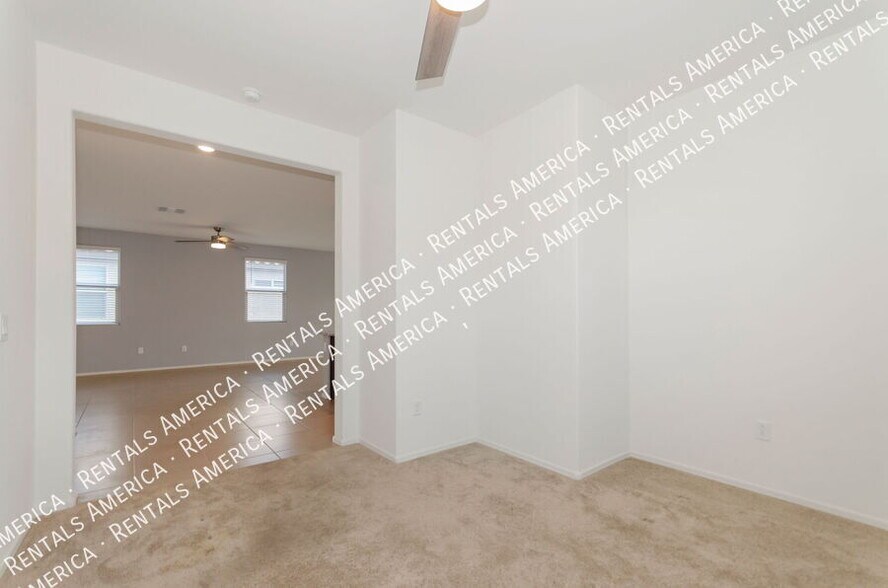 Building Photo - 5631 S Ruby Quin Pl