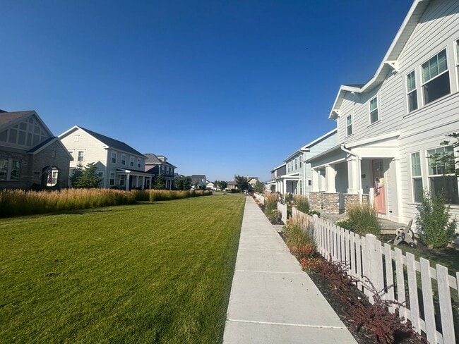 Building Photo - Amazing 4 Bed, 3.5 Daybreak Home with Office