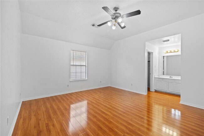 Building Photo - 2106 Hawks Rd