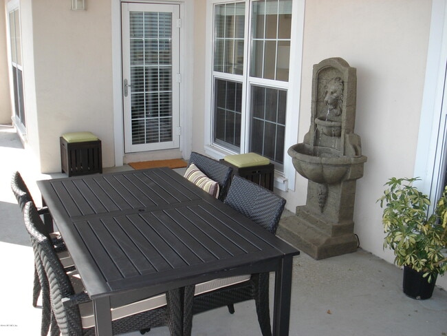 Building Photo - 400 E Bay St