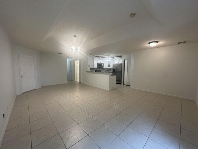 Building Photo - 3427 Commodore Ct