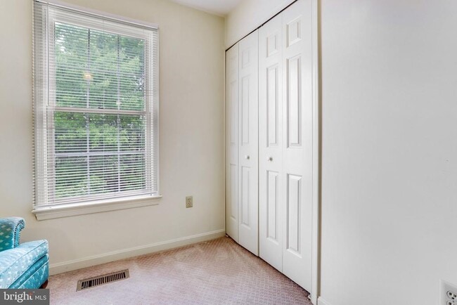 Building Photo - 7415 Salford Ct