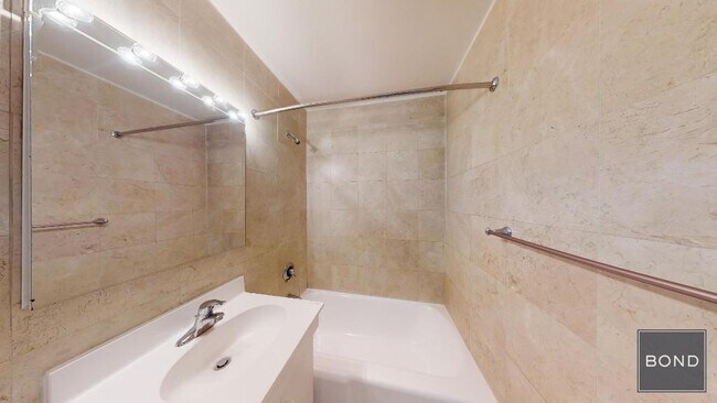 Building Photo - 333 E 49th St