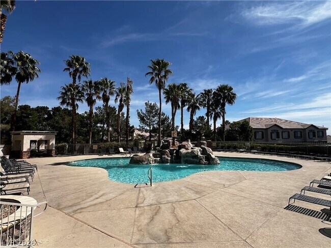 Building Photo - 1725 Queen Victoria St