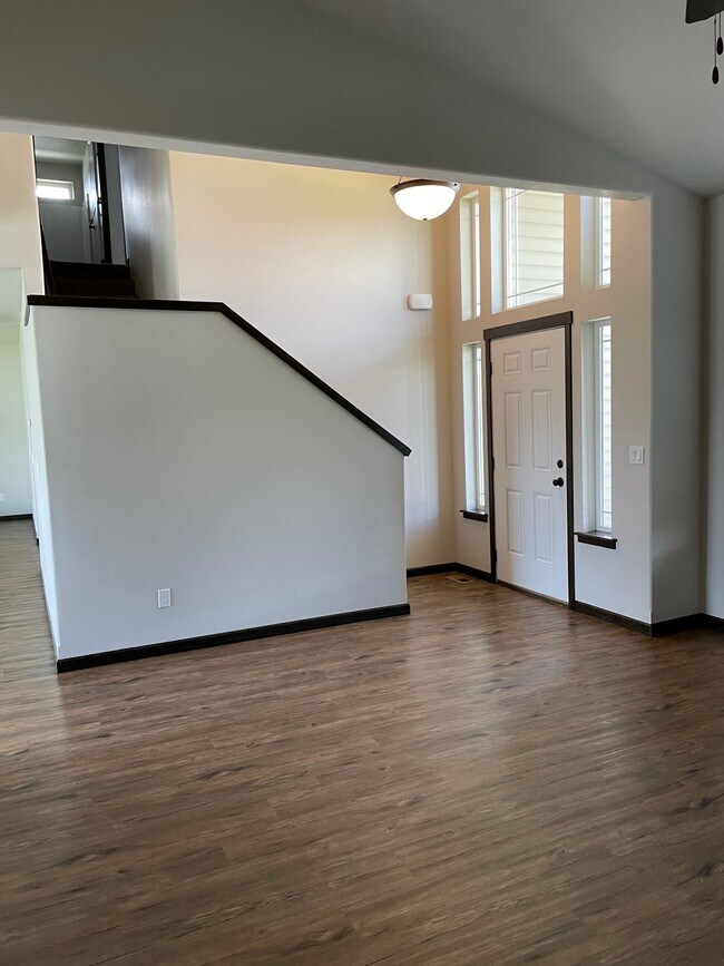 Building Photo - 8674 Scotsworth St