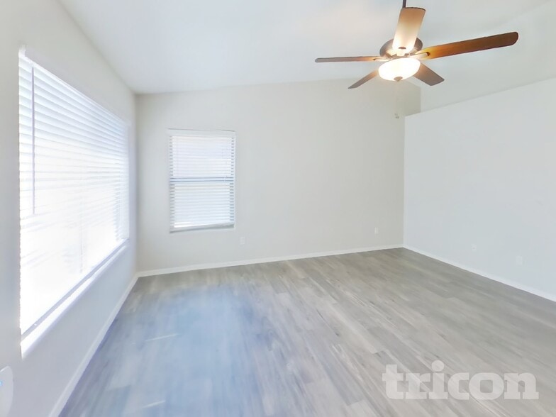 Building Photo - 3194 W Tanner Ranch Rd