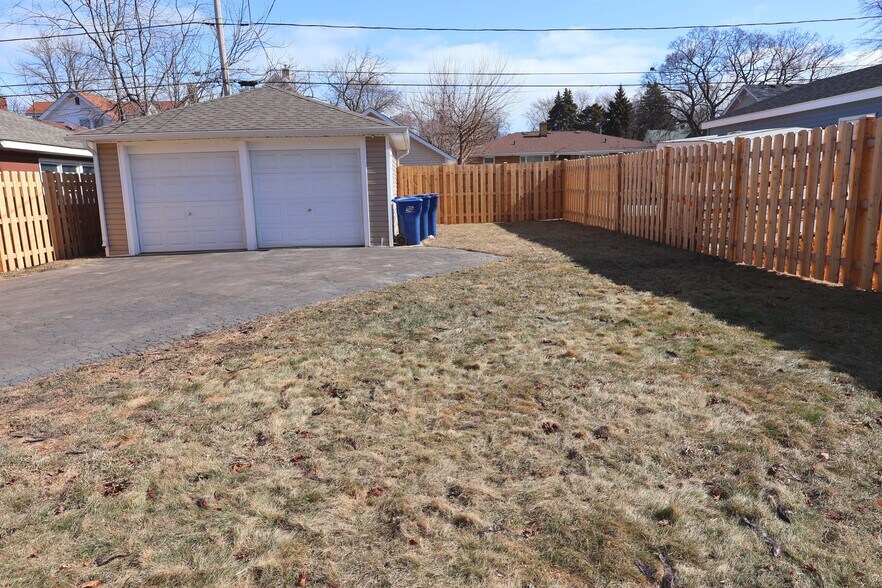 Building Photo - 1617 Jackson St