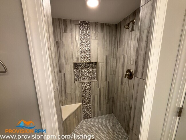 Building Photo - 625 Edwards Rd