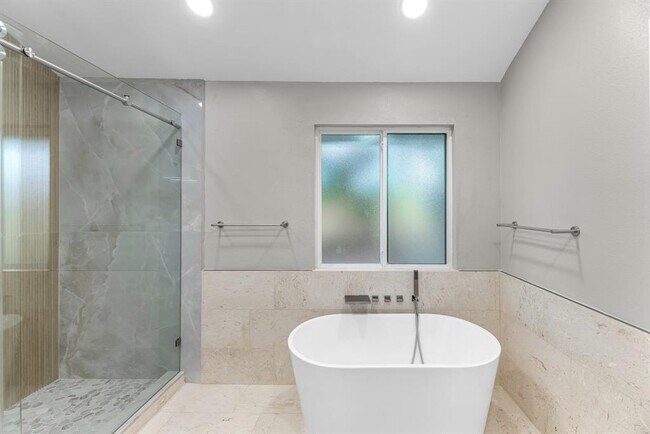 Building Photo - 8219 Wateka Cir
