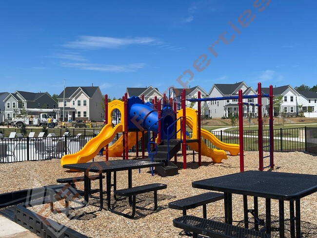 Building Photo - Amazing 4 Bedroom, 2.5 Bathroom Home with 1st Floor Primary Bedroom Suite, High Speed Internet, a...