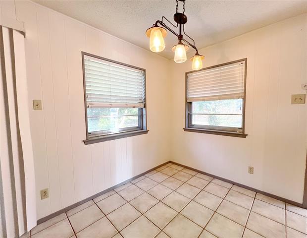 Building Photo - 1209 Irwin Dr