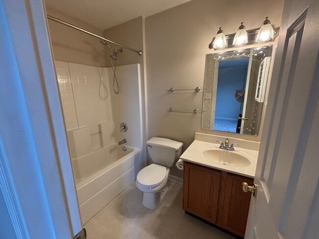 Building Photo - 3 Bedroom/2.5 Bath Townhome in Export, PA