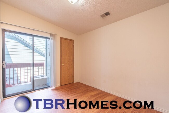 Building Photo - 920 S Dawson Way