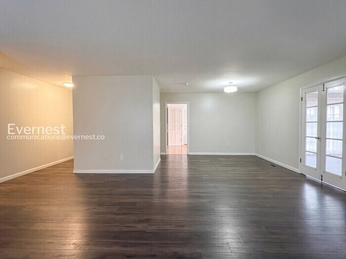 Building Photo - 2519 Kitmore Ln