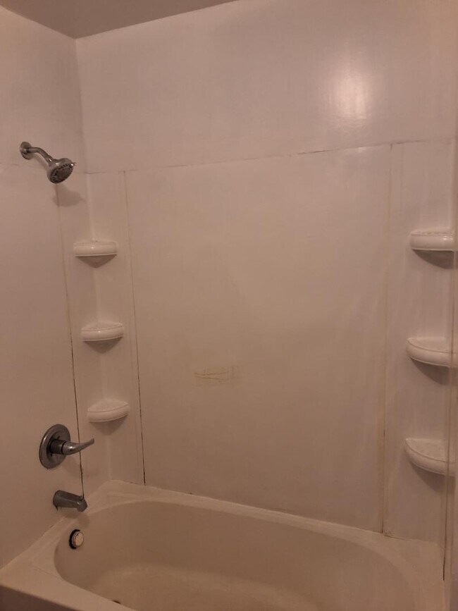 Building Photo - 84 Carson Ave