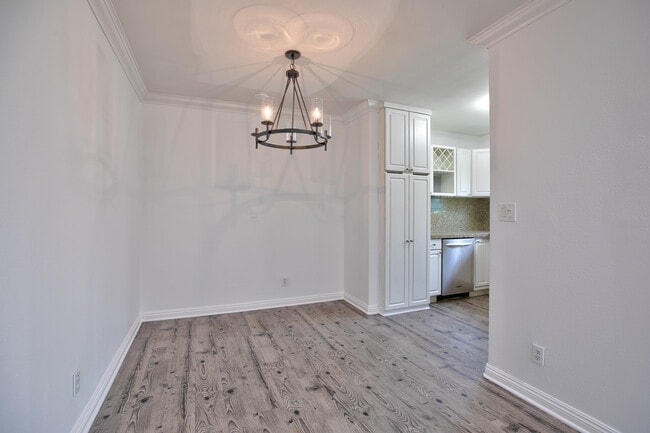 Building Photo - 1337 Berkeley St