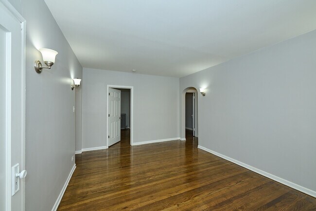 Building Photo - 6322 N Albany Ave