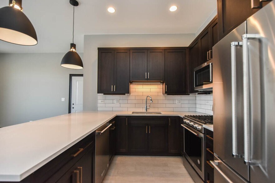 Building Photo - 4324 N Ashland Ave