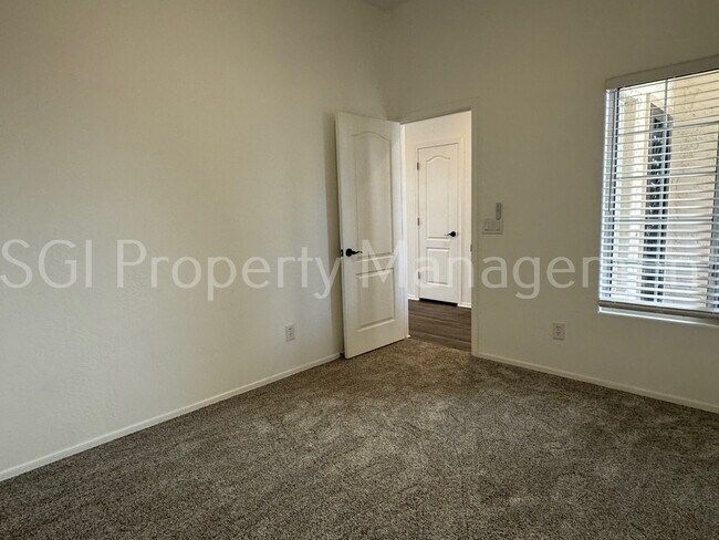 Building Photo - 11548 N 114th Pl