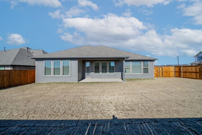 Building Photo - Almost New, Modern Look 4 Bed 3 Bath House in Van Alstyne Available Now!