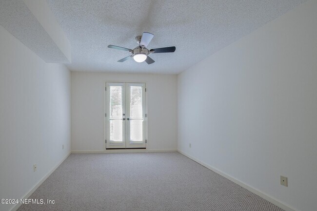Building Photo - 13715 Richmond Park Dr N