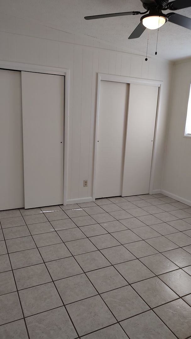 Building Photo - 6204 Pinetree Ave