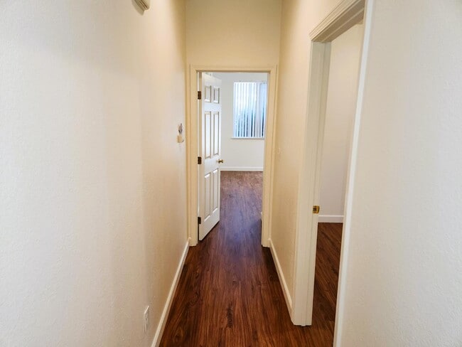 Building Photo - 4624 Stern Dr