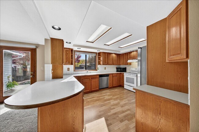 Building Photo - Spacious 4-Bedroom Home Minutes from Downtown Boise