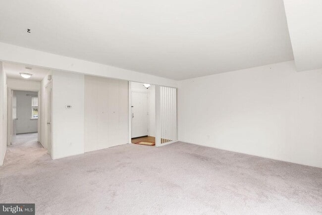 Building Photo - 206 Crocker Dr