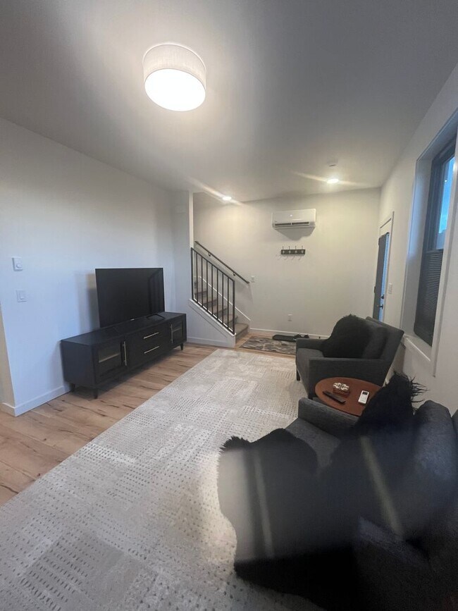 Building Photo - 2989 S 30th Ave