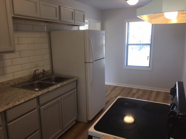 Eat-in kitchen - 1439 N Olympia Ave