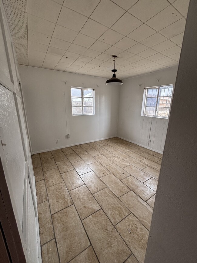 Building Photo - 604 Cortez Dr
