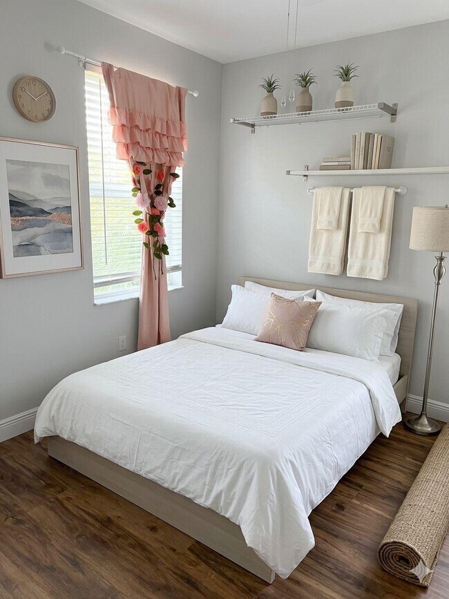 Building Photo - 1067 Rio Ct