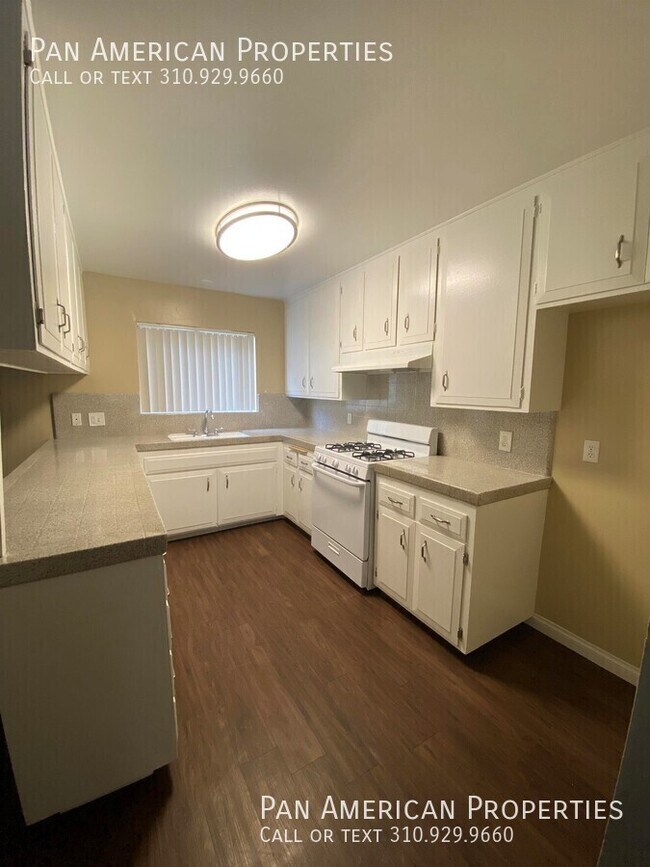 Building Photo - 812 N. Azusa-#4