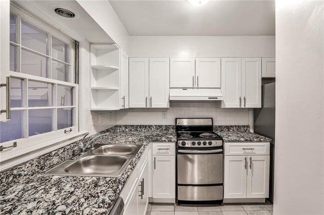 Building Photo - 111 Maison Pl NW