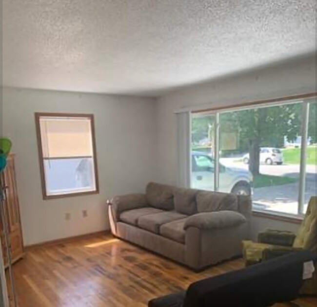 Large living room - 808 W 28th St