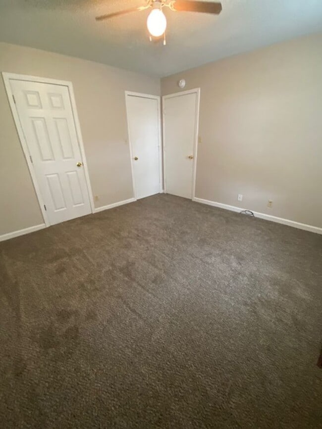 Building Photo - 1/2 off 1st months rent