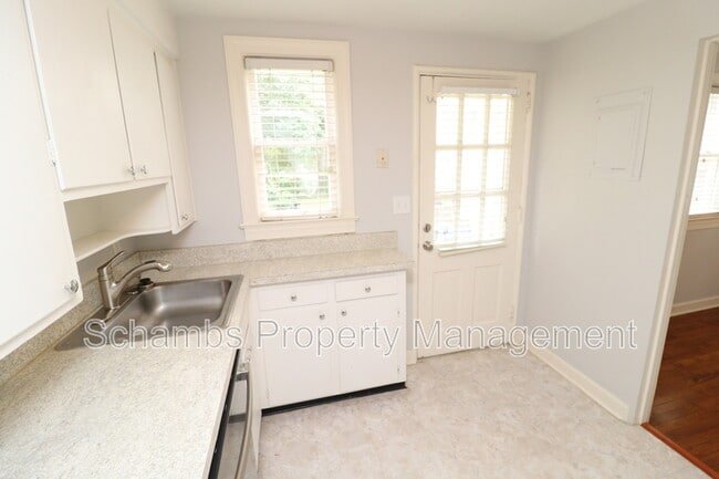 Building Photo - 1000 Nichols Dr
