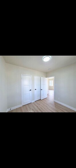 Building Photo - 5552 Lewis Ave