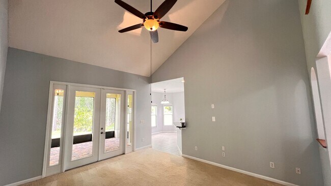 Building Photo - Available NOW! Stunning 4-Bedroom Home in ...
