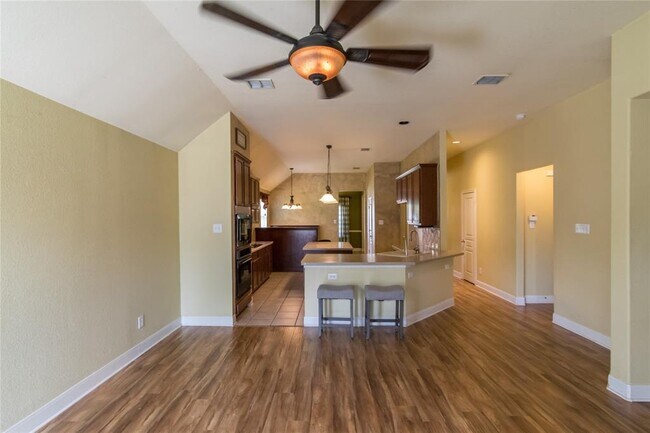 Building Photo - 2424 Dawn Mist Dr