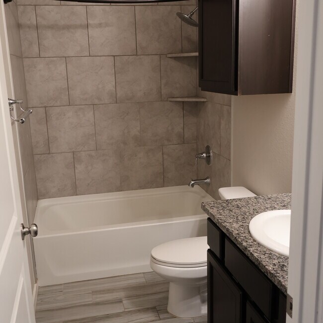 Building Photo - 6817 Rio Pl