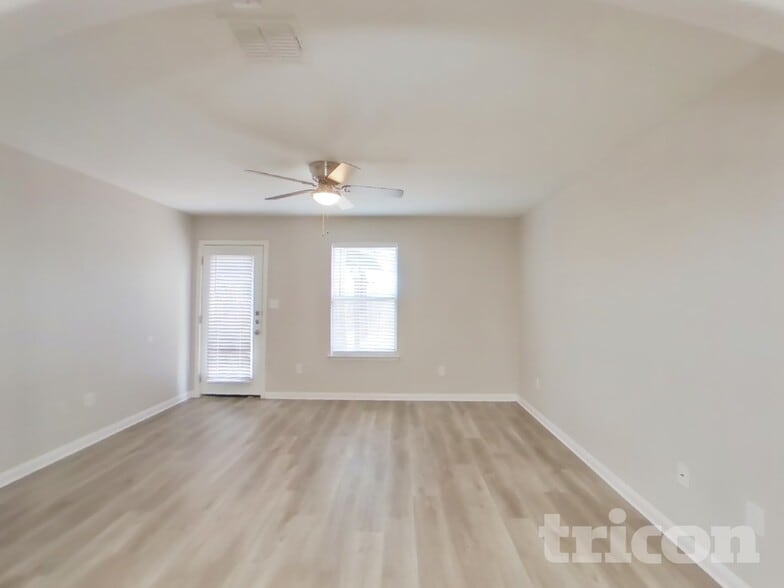 Building Photo - 11443 Coral Canyon