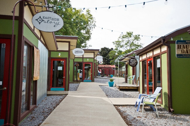 Building Photo - 835 Porter Rd