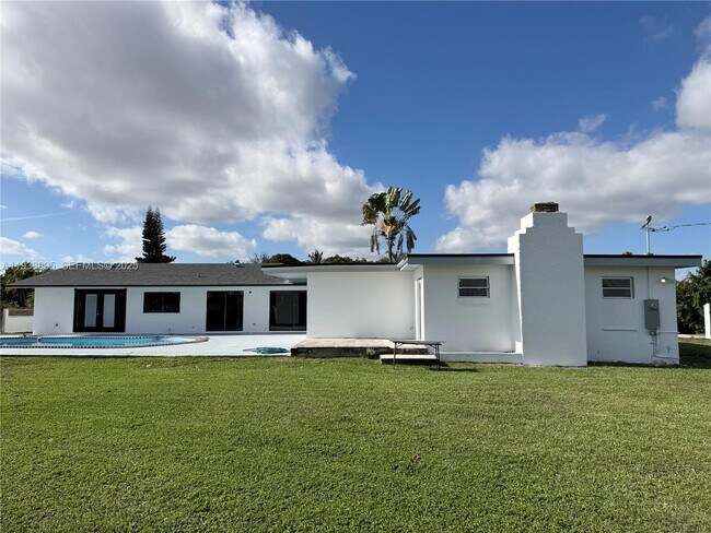 Building Photo - 17205 SW 109th Ct