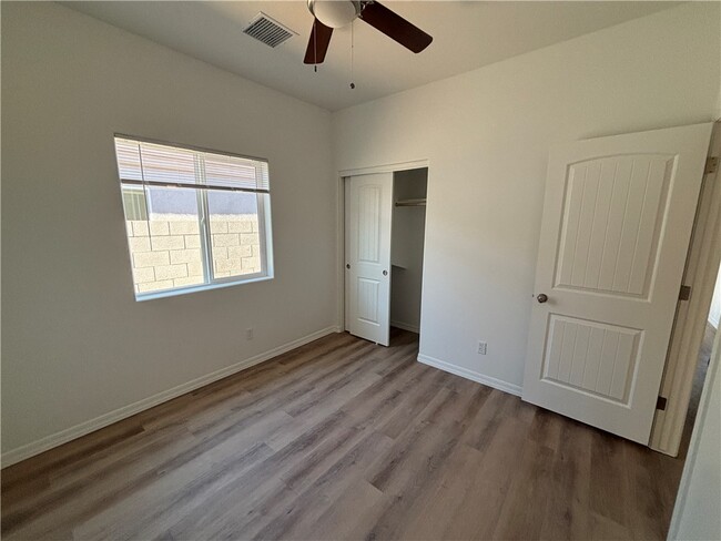 Building Photo - 2553 Sycamore Ave